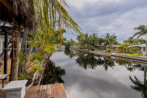 Villa ou maison à louer à Hollywood, Floride: 3 chambres, 152.73 m2 № 1977525 - photo 6