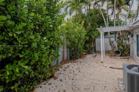 Villa ou maison à louer à Hollywood, Floride: 3 chambres, 152.73 m2 № 1977525 - photo 9