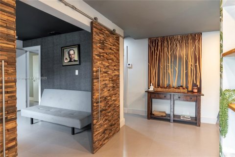 Villa ou maison à louer à Hollywood, Floride: 3 chambres, 152.73 m2 № 1977525 - photo 11