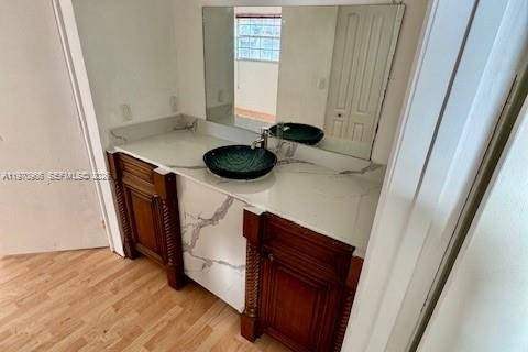 Townhouse in Miami, Florida 3 bedrooms, 106.84 sq.m. № 2035935 - photo 9