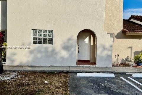 Townhouse in Miami, Florida 3 bedrooms, 106.84 sq.m. № 2035935 - photo 5