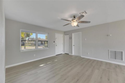 House in Apollo Beach, Florida 2 bedrooms, 81.75 sq.m. № 2151100 - photo 16
