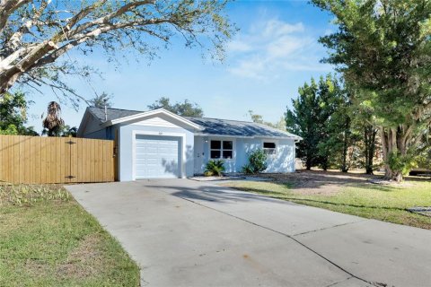 House in Apollo Beach, Florida 2 bedrooms, 81.75 sq.m. № 2151100 - photo 7