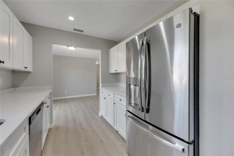 House in Apollo Beach, Florida 2 bedrooms, 81.75 sq.m. № 2151100 - photo 25