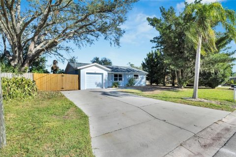 House in Apollo Beach, Florida 2 bedrooms, 81.75 sq.m. № 2151100 - photo 6
