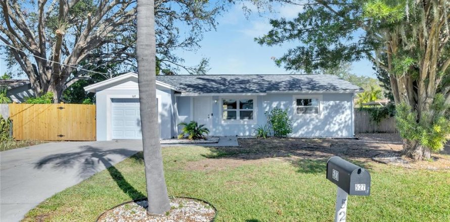 House in Apollo Beach, Florida 2 bedrooms, 81.75 sq.m. № 2151100
