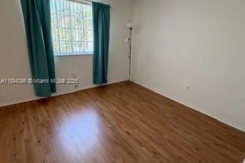 Снять в аренду виллу или дом в Майами, Флорида 3 спальни, 133.78м2, № 1946096 - фото 18