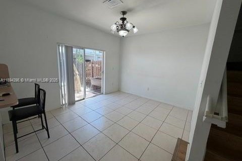 Снять в аренду виллу или дом в Майами, Флорида 3 спальни, 133.78м2, № 1946096 - фото 4