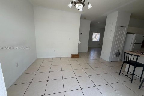 Снять в аренду виллу или дом в Майами, Флорида 3 спальни, 133.78м2, № 1946096 - фото 2