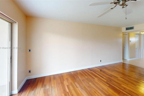 Copropriété à vendre à Sunrise, Floride: 1 chambre, 59.46 m2 № 1979046 - photo 20