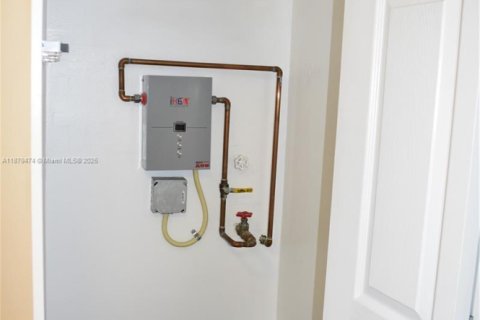 Copropriété à vendre à Sunrise, Floride: 1 chambre, 59.46 m2 № 1979046 - photo 2