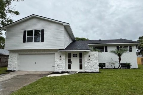 House in Orlando, Florida 4 bedrooms, 233.37 sq.m. № 1771745 - photo 2