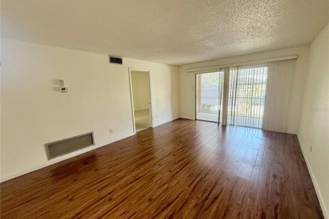 Снять в аренду кондоминиум в Сарасота, Флорида 6 комнат, 92.07м2, № 1720403 - фото 3