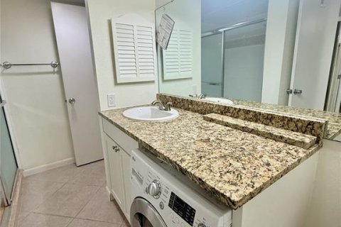 Condominio en alquiler en Sarasota, Florida, 2 dormitorios, 92.07 m2 № 1720403 - foto 8