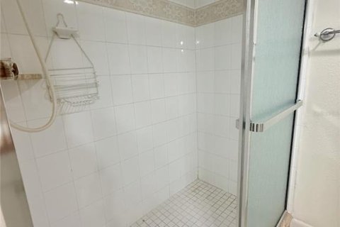 Condo in Sarasota, Florida, 2 bedrooms  № 1720403 - photo 7