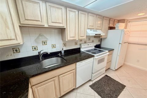 Снять в аренду кондоминиум в Сарасота, Флорида 6 комнат, 92.07м2, № 1720403 - фото 2