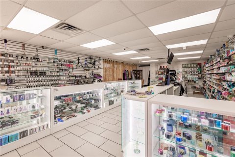 Propiedad comercial en venta en Fort Myers, Florida № 1979359 - foto 11