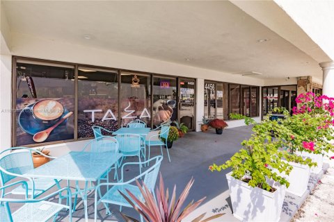 Propiedad comercial en venta en Fort Myers, Florida № 1979359 - foto 7