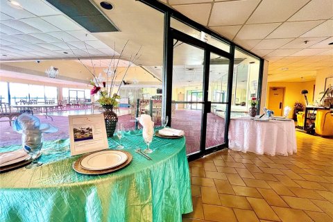 Снять в аренду квартиру в Окленд-Парк, Флорида 2 спальни, 85.47м2, № 1928826 - фото 11