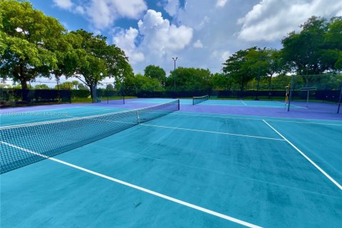 Снять в аренду квартиру в Окленд-Парк, Флорида 2 спальни, 85.47м2, № 1928826 - фото 8