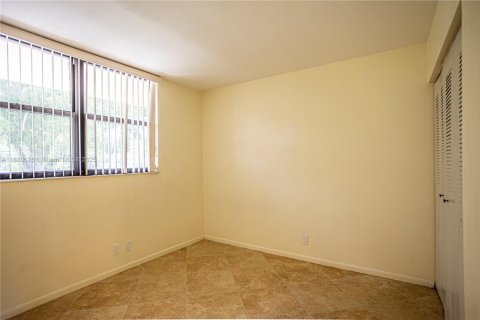 Снять в аренду квартиру в Окленд-Парк, Флорида 2 спальни, 85.47м2, № 1928826 - фото 28