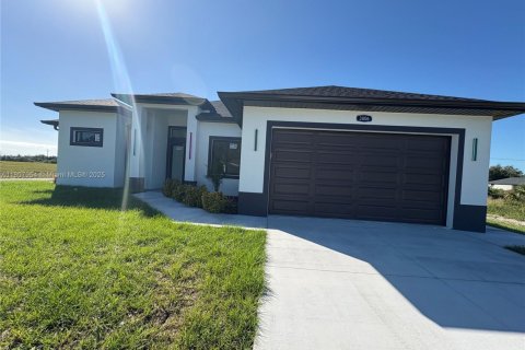 Casa en venta en Lehigh Acres, Florida, 4 dormitorios, 167.22 m2 № 1955877 - foto 1