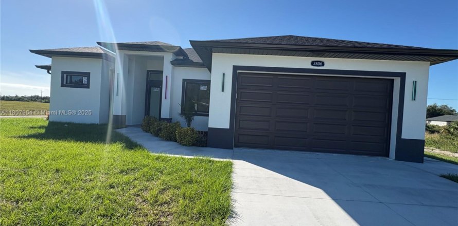 Casa en Lehigh Acres, Florida 4 dormitorios, 167.22 m2 № 1955877