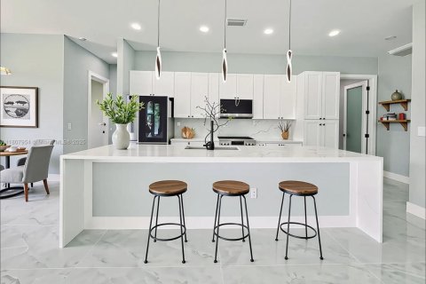 Casa en venta en Lehigh Acres, Florida, 4 dormitorios, 167.22 m2 № 1955877 - foto 17