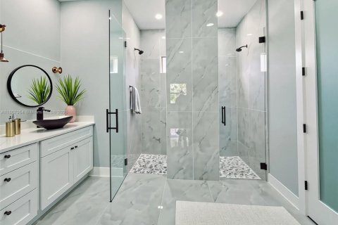 Casa en venta en Lehigh Acres, Florida, 4 dormitorios, 167.22 m2 № 1955877 - foto 5