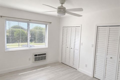 Commercial property in St. Lucie, Florida 510.96 sq.m. № 2239187 - photo 7