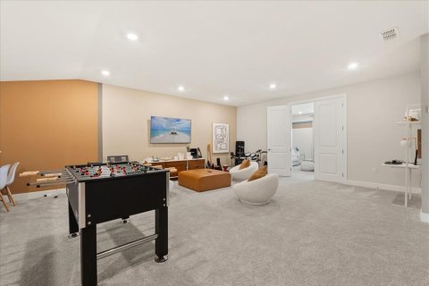 House in Winter Garden, Florida 5 bedrooms, 371.42 sq.m. № 2101839 - photo 13