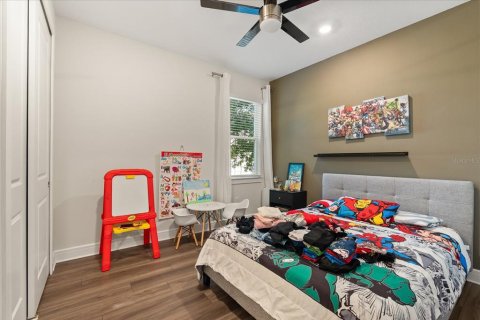 House in Winter Garden, Florida 5 bedrooms, 371.42 sq.m. № 2101839 - photo 25