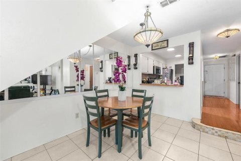 Купить таунхаус в Гейнсвилл, Флорида 7 комнат, 124.3м2, № 2208796 - фото 7