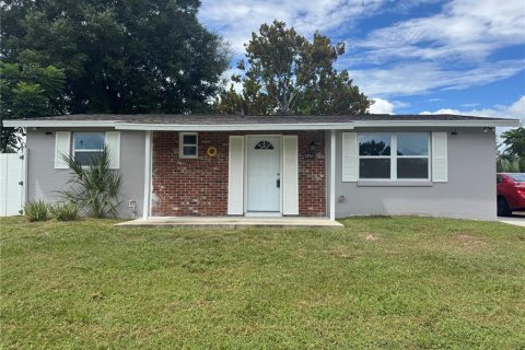 House in Ocala, Florida 2 bedrooms, 99.96 sq.m. № 2378320