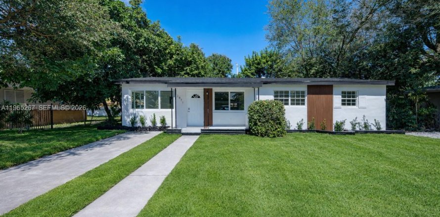 Villa ou maison à Miami Gardens, Floride 4 chambres, 135.64 m2 № 2080278