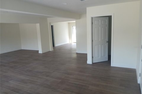 Immobilier commercial à vendre à Orlando, Floride: 179.95 m2 № 1514394 - photo 3