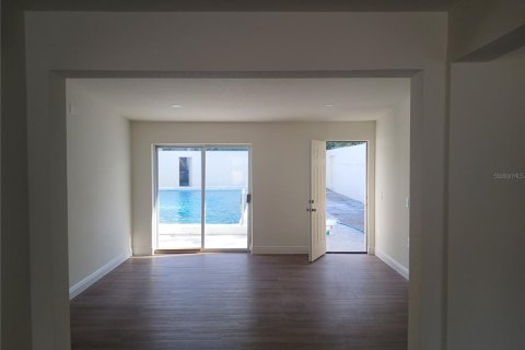 Immobilier commercial à vendre à Orlando, Floride: 179.95 m2 № 1514394 - photo 5