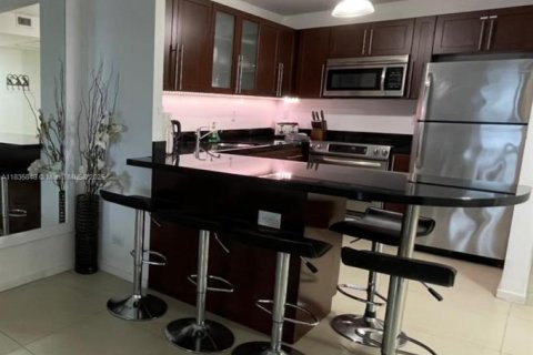 Condominio en venta en Miami Beach, Florida, 70.61 m2 № 1818380 - foto 9