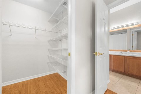 Casa en venta en Wesley Chapel, Florida, 5 dormitorios, 267.47 m2 № 2384080 - foto 16