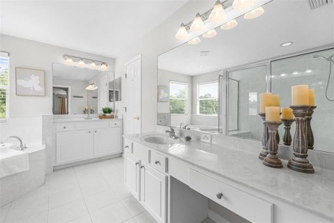 Casa en venta en Wesley Chapel, Florida, 5 dormitorios, 267.47 m2 № 2384080 - foto 25