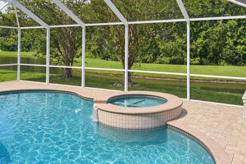 Casa en venta en Wesley Chapel, Florida, 5 dormitorios, 267.47 m2 № 2384080 - foto 2