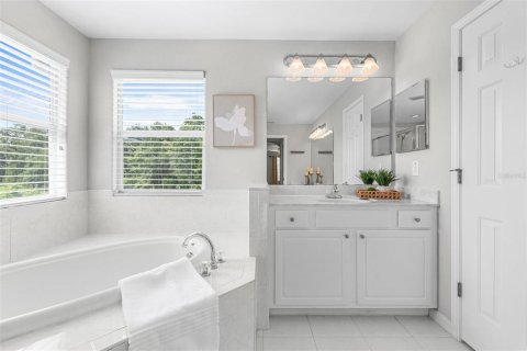 Casa en venta en Wesley Chapel, Florida, 5 dormitorios, 267.47 m2 № 2384080 - foto 26