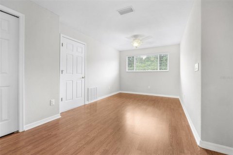 Casa en venta en Wesley Chapel, Florida, 5 dormitorios, 267.47 m2 № 2384080 - foto 21