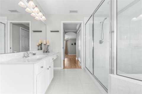 Casa en venta en Wesley Chapel, Florida, 5 dormitorios, 267.47 m2 № 2384080 - foto 27