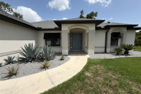 Villa ou maison à vendre à Rotonda, Floride: 3 chambres, 168.34 m2 № 2217599 - photo 2