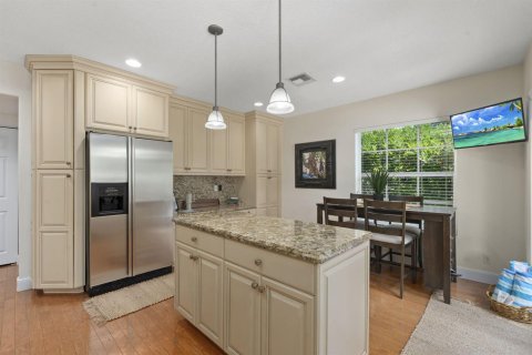 House in Stuart, Florida 4 bedrooms, 268.86 sq.m. № 2187161 - photo 9