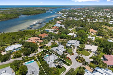 House in Stuart, Florida 4 bedrooms, 268.86 sq.m. № 2187161 - photo 20