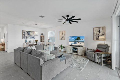Casa en venta en Davenport, Florida, 4 dormitorios, 188.78 m2 № 1918227 - foto 9