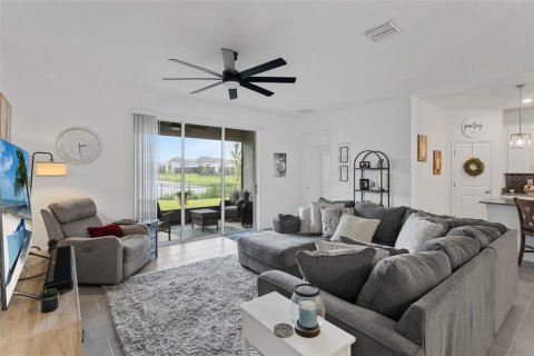 Casa en venta en Davenport, Florida, 4 dormitorios, 188.78 m2 № 1918227 - foto 11