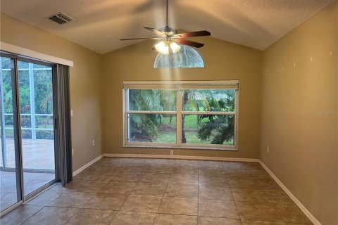 House in Venice, Florida 3 bedrooms, 174.66 sq.m. № 2427415 - photo 8